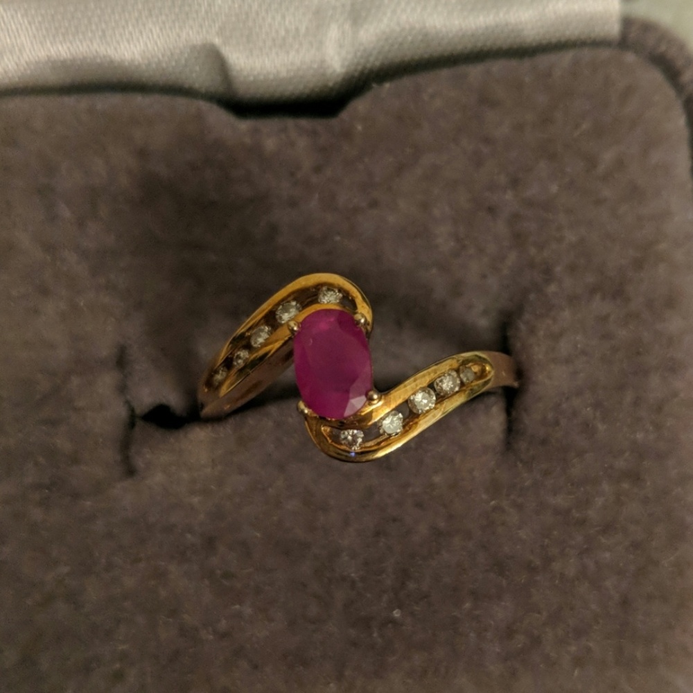 10k Ruby and Diamonds Swirl Ring Gorgeous